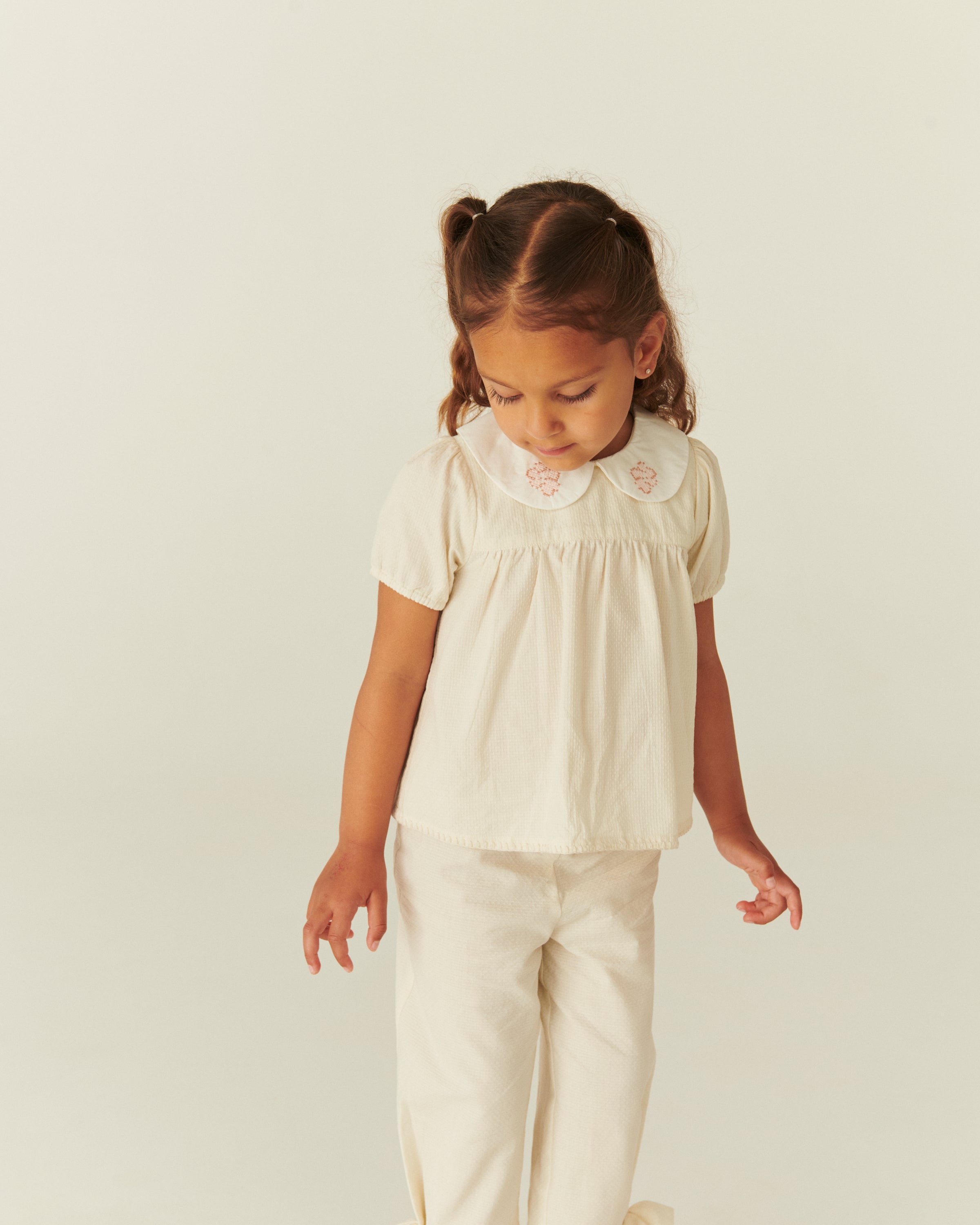 BLOUSE W. DECO EDGE