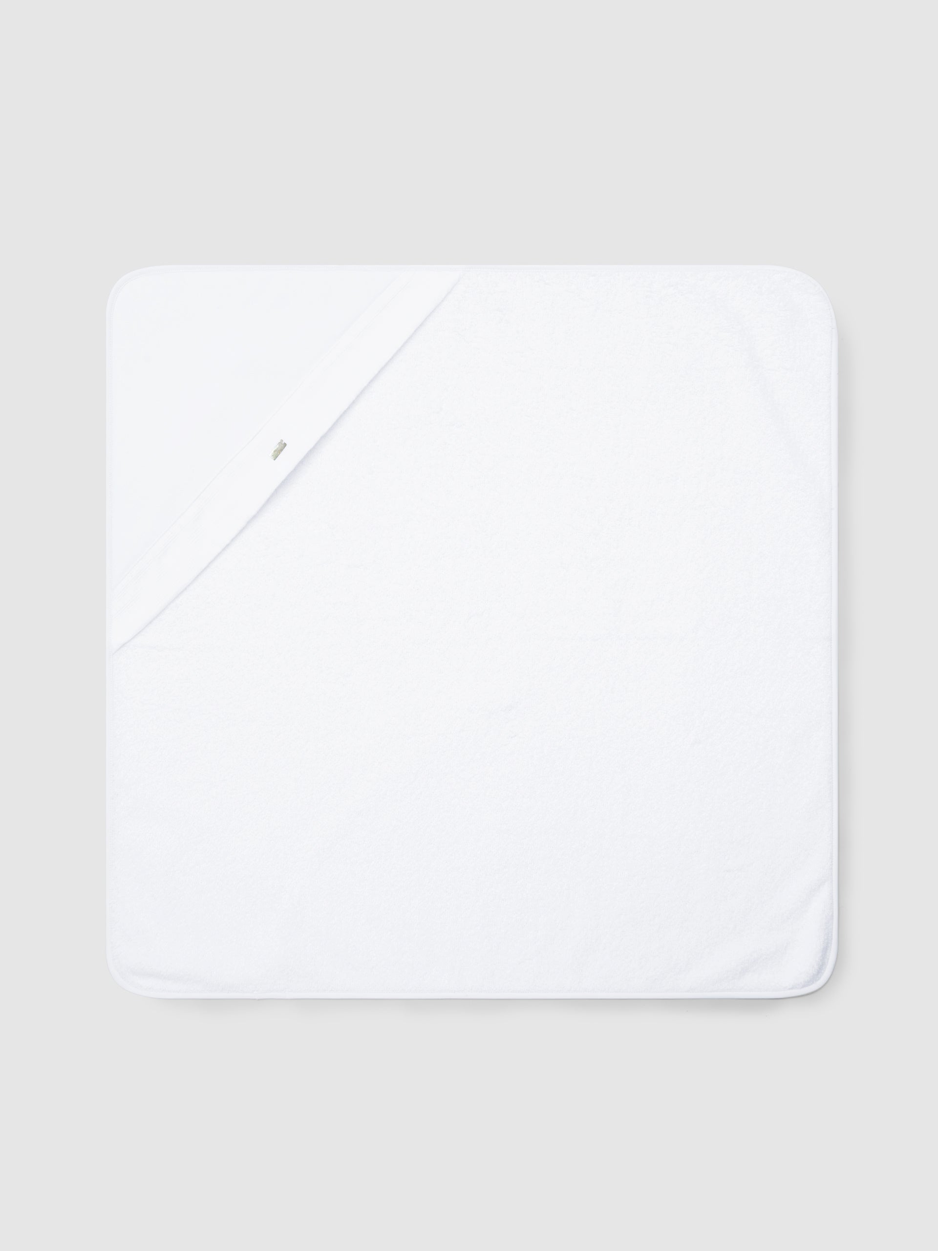 WHITE BATH TOWEL